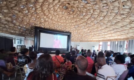 “Mayata” réalisé par le jeune guinéen Thierno Mamadou Diallo a été projeté en avant-première ce samedi 27 janvier 2024 dans un grand complexe hôtelier de Conakry. Le court-métrage a été bien accueilli par le public…