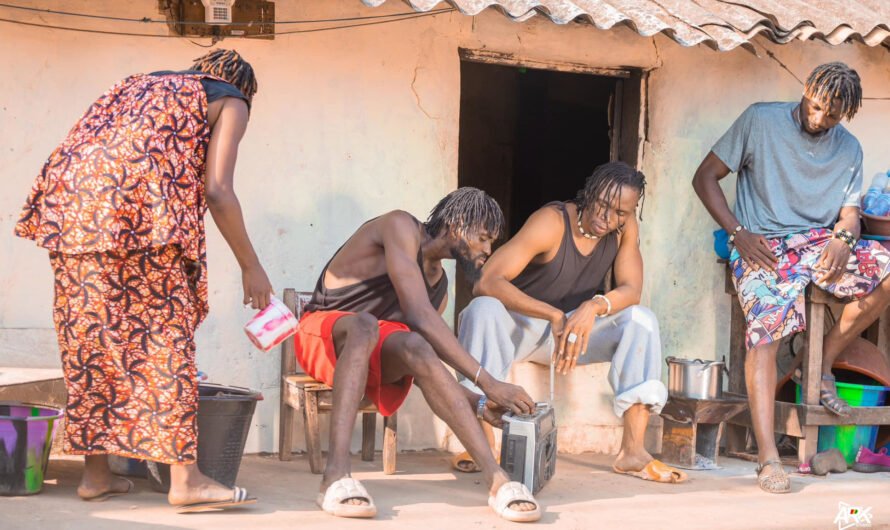 DÉKONÉFÉ – Le nouveau hit déjanté de l’artiste guinéen le plus créatif